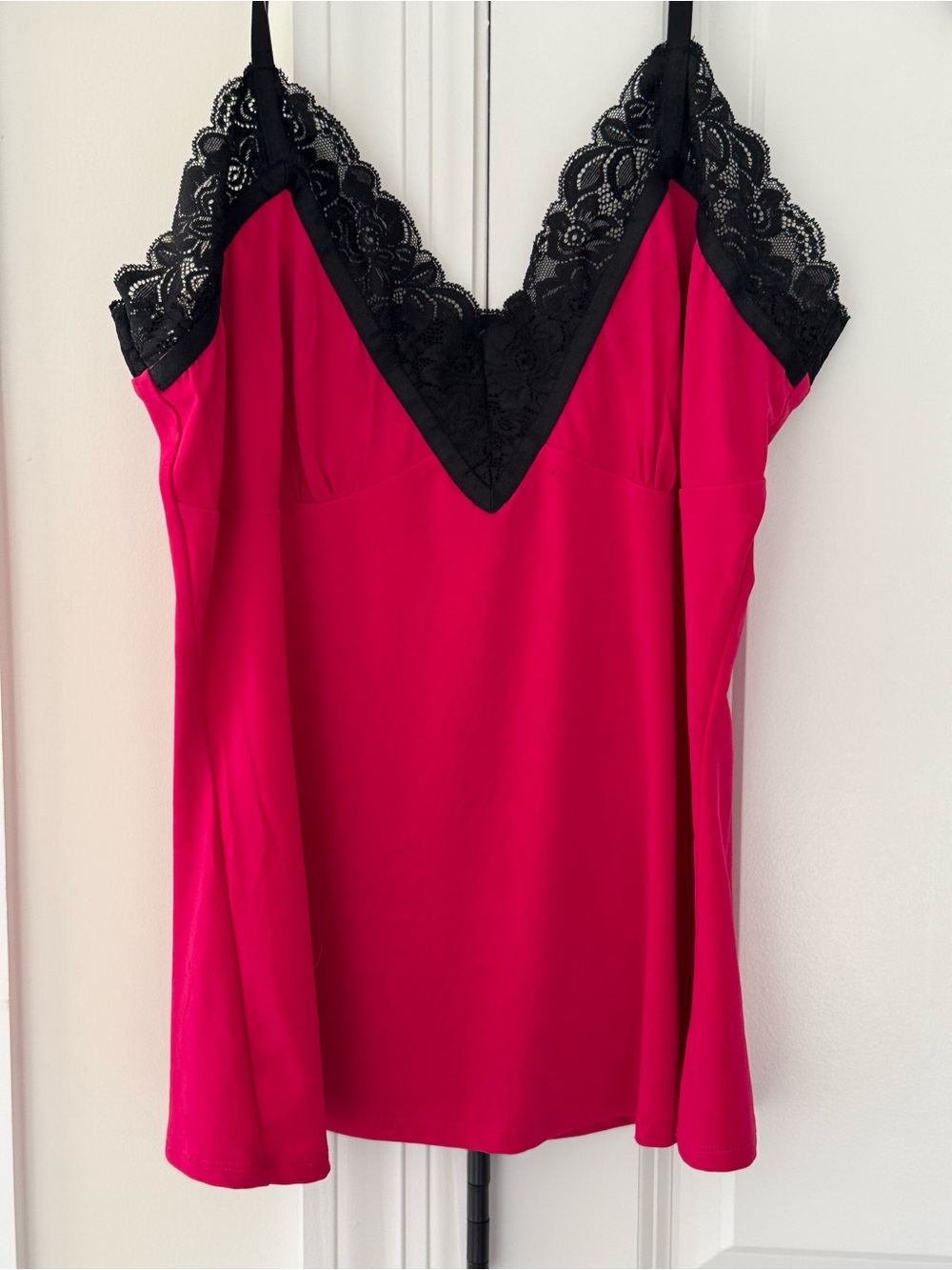 Cache Fuschis and Black Lace Camisole size Medium